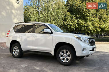 Внедорожник / Кроссовер Toyota Land Cruiser Prado 2017 в 