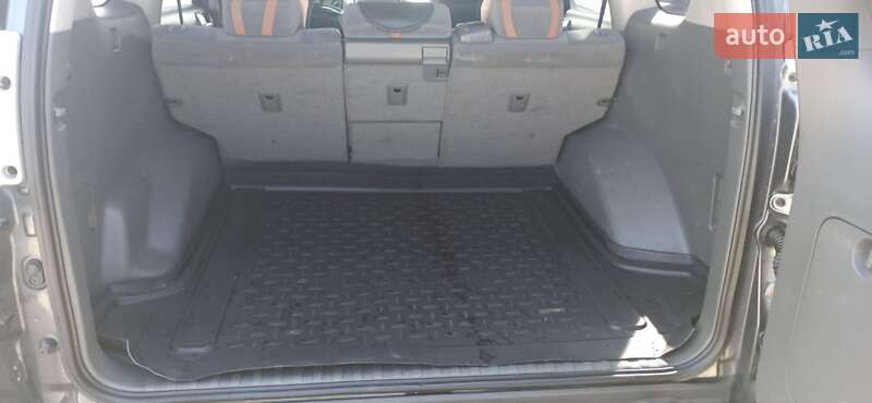 Внедорожник / Кроссовер Toyota Land Cruiser Prado 2011 в Черновцах