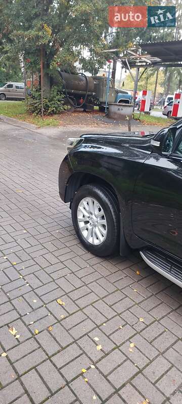 Внедорожник / Кроссовер Toyota Land Cruiser Prado 2017 в Львове