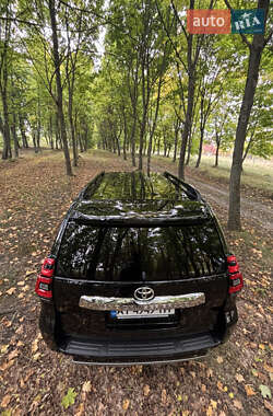 Внедорожник / Кроссовер Toyota Land Cruiser Prado 2020 в 