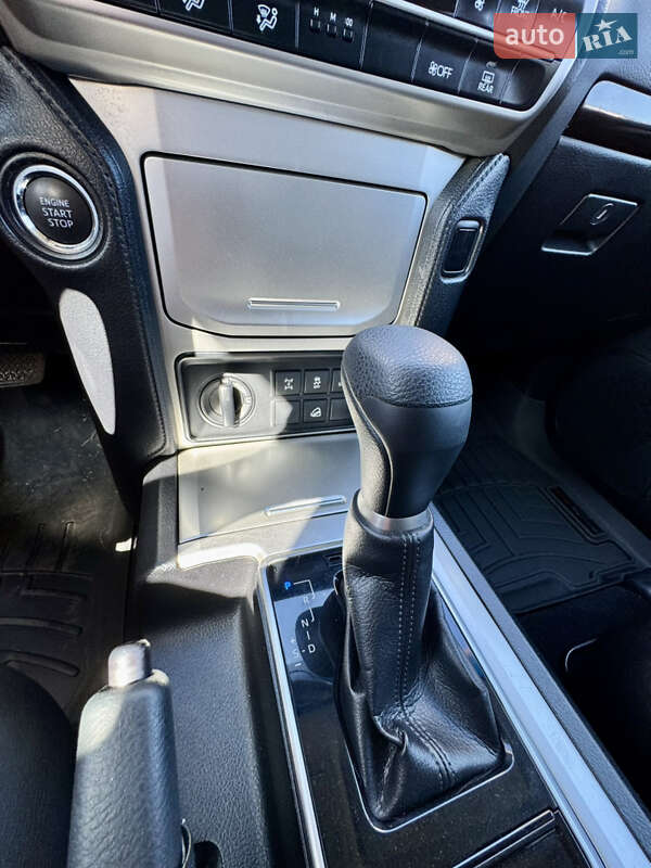 Внедорожник / Кроссовер Toyota Land Cruiser Prado 2020 в Киеве