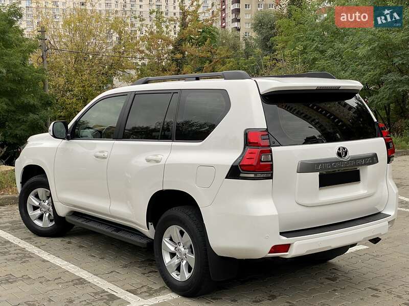 Внедорожник / Кроссовер Toyota Land Cruiser Prado 2019 в Киеве