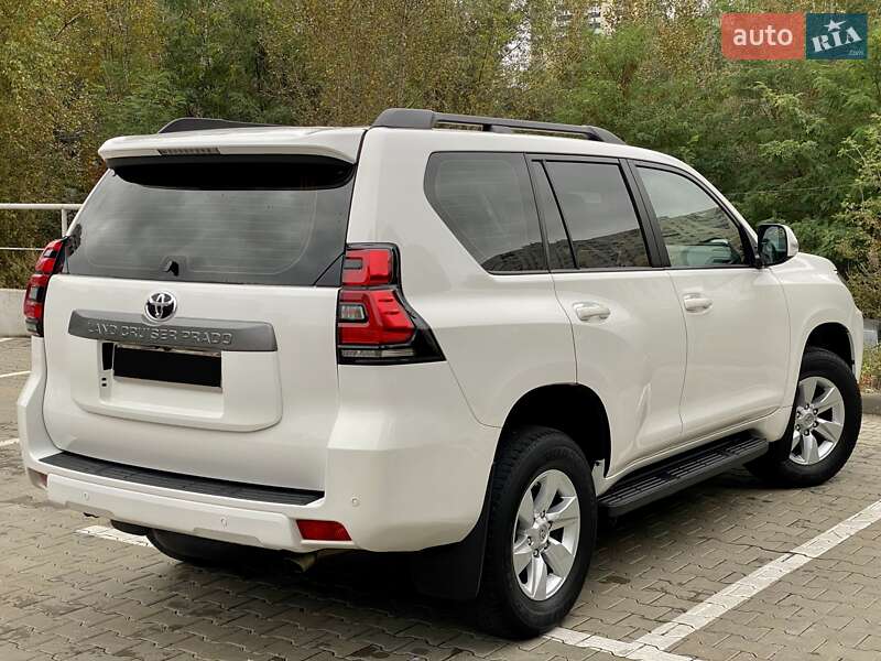 Внедорожник / Кроссовер Toyota Land Cruiser Prado 2019 в Киеве