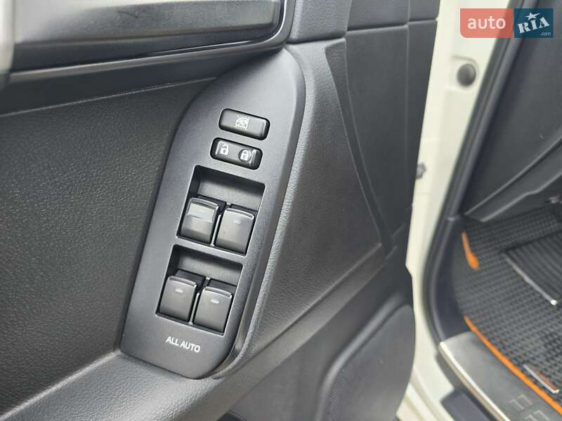 Позашляховик / Кросовер Toyota Land Cruiser Prado 2014 в Києві фото 18 Позашляховик / Кросовер Toyota Land Cruiser Prado 2014 в Києві