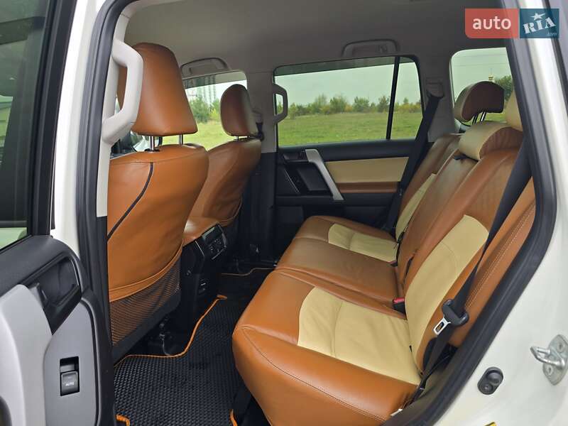 Позашляховик / Кросовер Toyota Land Cruiser Prado 2014 в Києві фото 23 Позашляховик / Кросовер Toyota Land Cruiser Prado 2014 в Києві