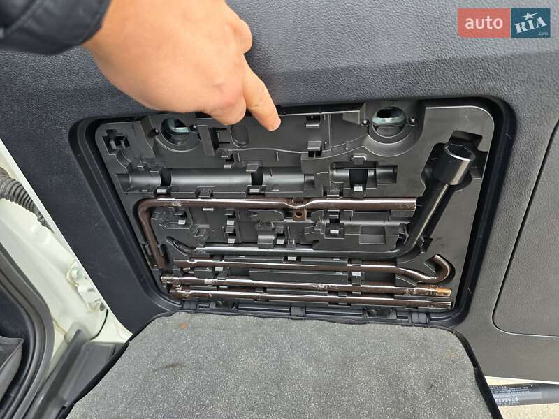 Позашляховик / Кросовер Toyota Land Cruiser Prado 2014 в Києві фото 28 Позашляховик / Кросовер Toyota Land Cruiser Prado 2014 в Києві