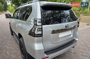 Позашляховик / Кросовер Toyota Land Cruiser Prado 2022 в 