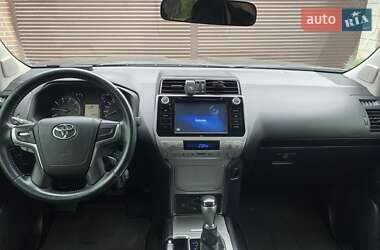 Позашляховик / Кросовер Toyota Land Cruiser Prado 2018 в 