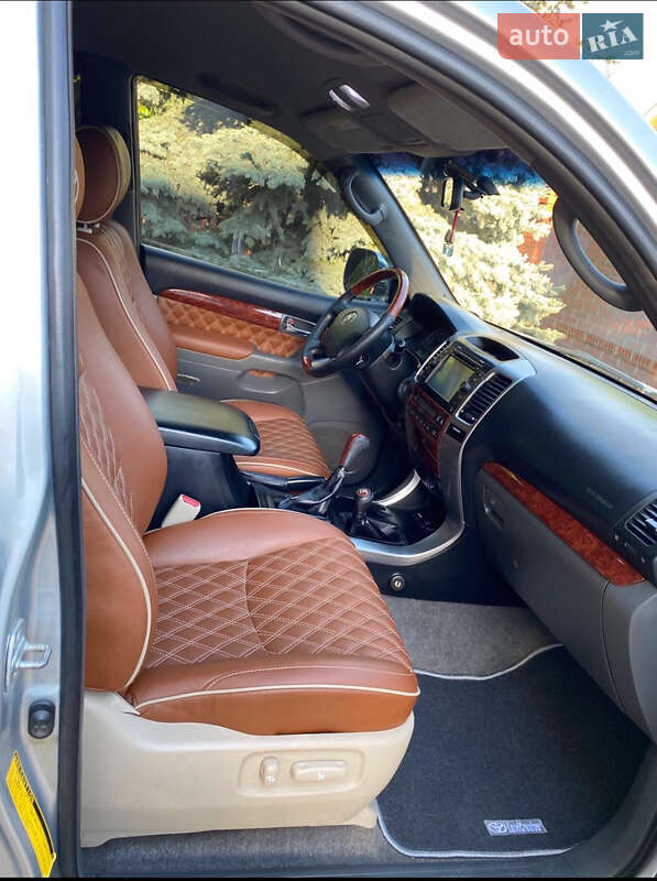 Внедорожник / Кроссовер Toyota Land Cruiser Prado 2006 в Лысянке