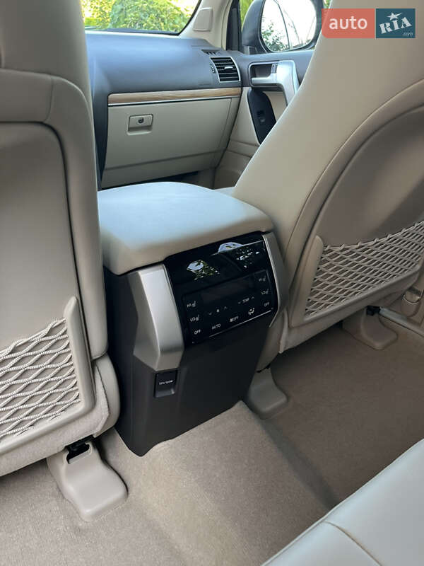 Позашляховик / Кросовер Toyota Land Cruiser Prado 2022 в Києві
