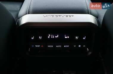 Внедорожник / Кроссовер Toyota Land Cruiser Prado 2024 в 
