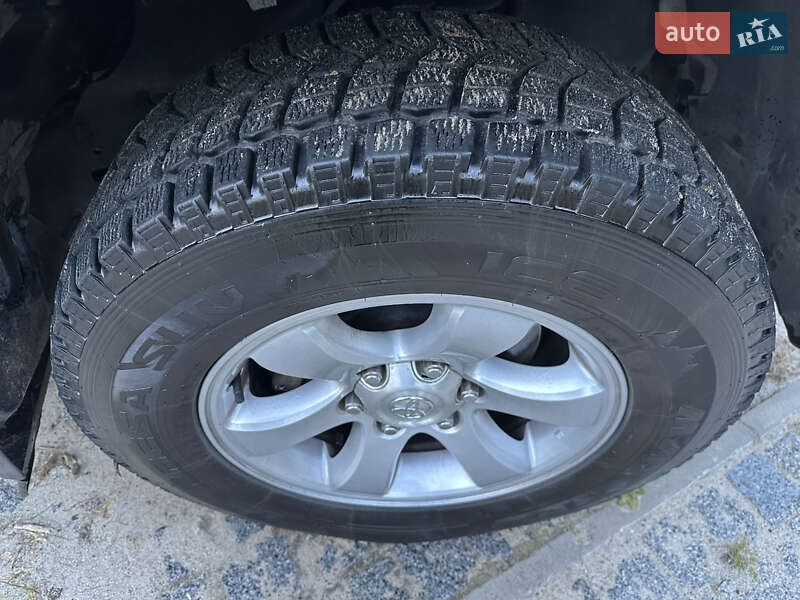 Внедорожник / Кроссовер Toyota Land Cruiser Prado 2005 в Львове