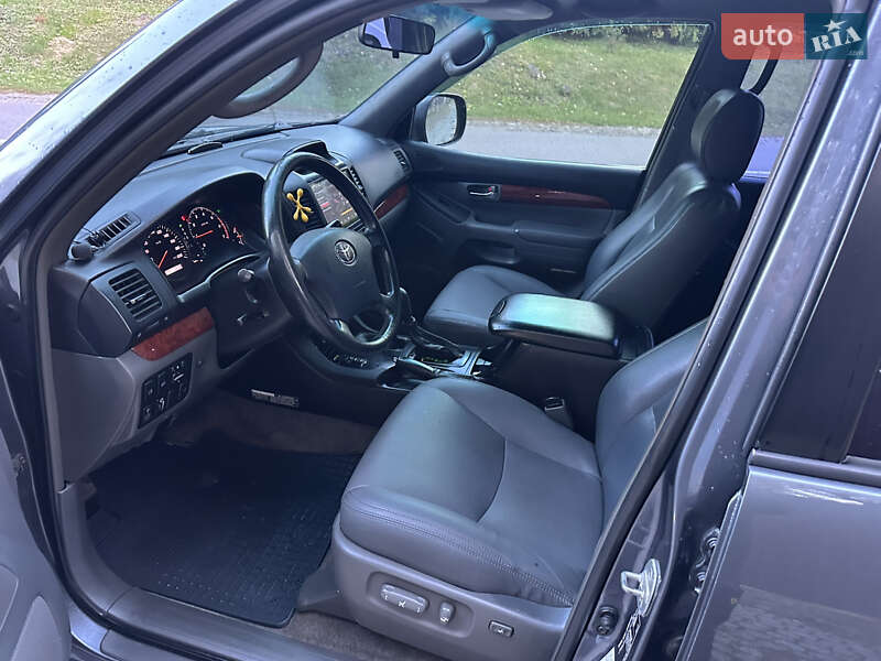 Внедорожник / Кроссовер Toyota Land Cruiser Prado 2005 в Львове