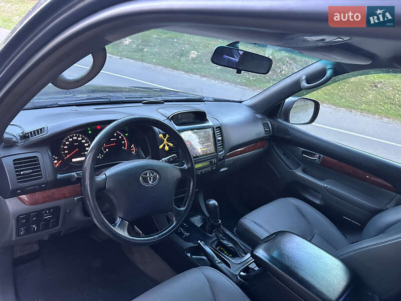 Внедорожник / Кроссовер Toyota Land Cruiser Prado 2005 в Львове