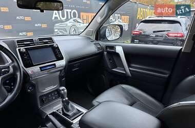 Внедорожник / Кроссовер Toyota Land Cruiser Prado 2020 в 
