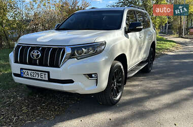 Внедорожник / Кроссовер Toyota Land Cruiser Prado 2019 в 