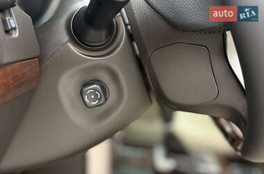 Внедорожник / Кроссовер Toyota Land Cruiser Prado 2010 в 