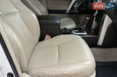 Внедорожник / Кроссовер Toyota Land Cruiser Prado 2010 в 