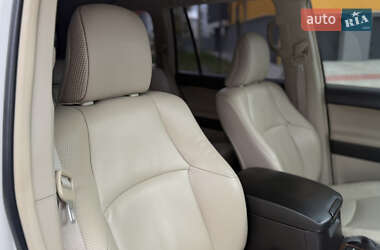 Внедорожник / Кроссовер Toyota Land Cruiser Prado 2010 в 