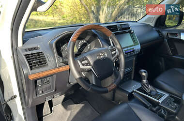 Внедорожник / Кроссовер Toyota Land Cruiser Prado 2019 в 