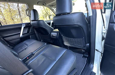 Внедорожник / Кроссовер Toyota Land Cruiser Prado 2019 в 