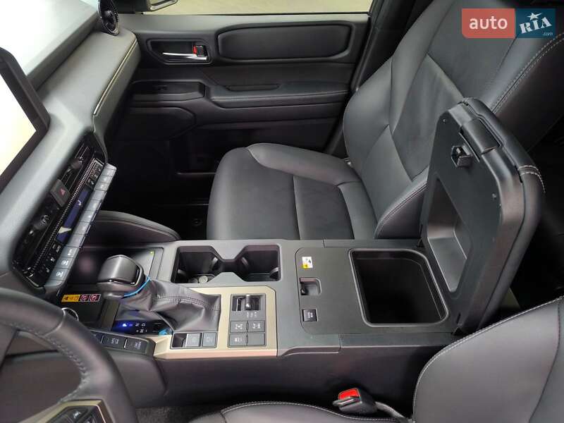 Внедорожник / Кроссовер Toyota Land Cruiser Prado 2025 в Джулинке