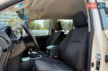 Внедорожник / Кроссовер Toyota Land Cruiser Prado 2019 в 