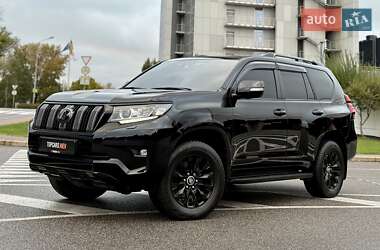Внедорожник / Кроссовер Toyota Land Cruiser Prado 2020 в 