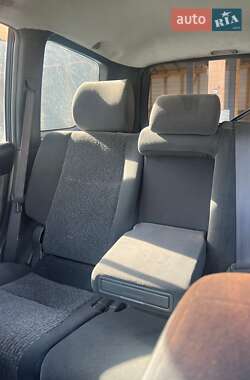 Внедорожник / Кроссовер Toyota Land Cruiser Prado 2002 в 