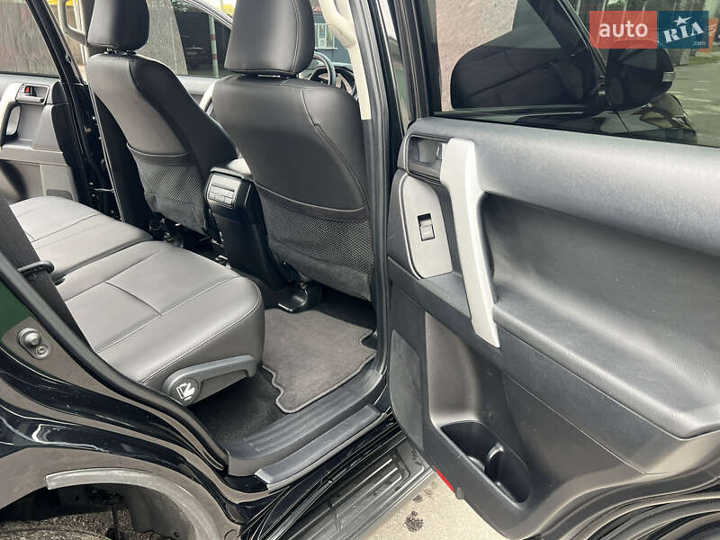 Внедорожник / Кроссовер Toyota Land Cruiser Prado 2019 в Полтаве