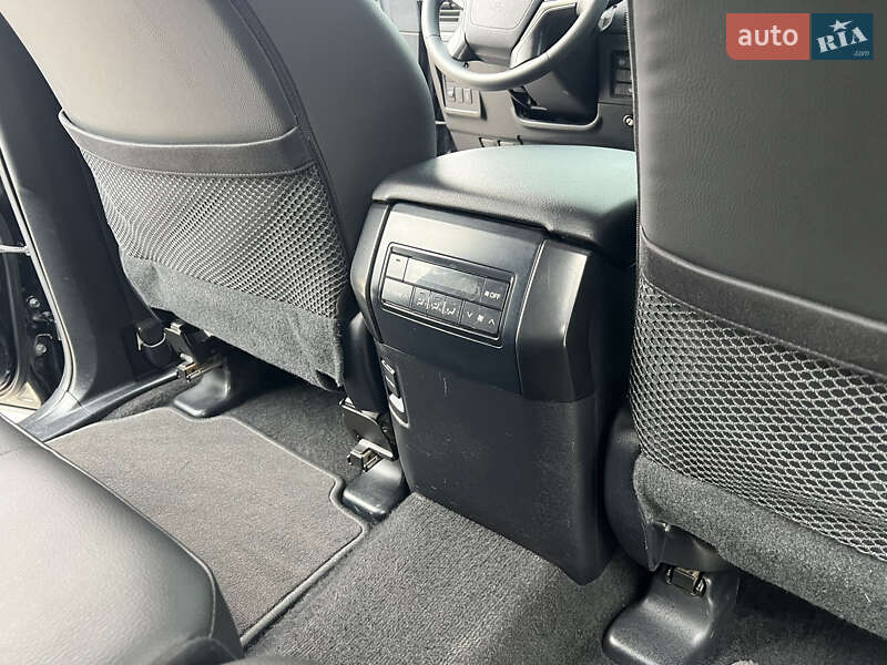 Внедорожник / Кроссовер Toyota Land Cruiser Prado 2019 в Полтаве
