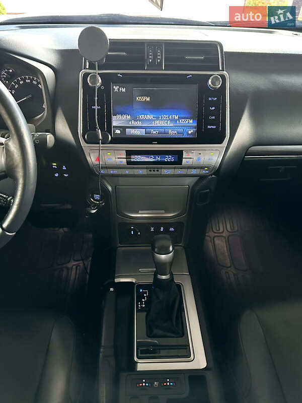 Внедорожник / Кроссовер Toyota Land Cruiser Prado 2018 в Киеве
