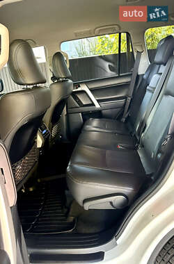 Внедорожник / Кроссовер Toyota Land Cruiser Prado 2018 в 