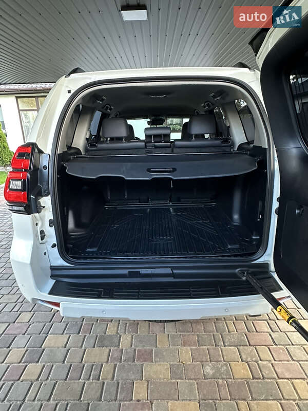 Внедорожник / Кроссовер Toyota Land Cruiser Prado 2018 в Киеве