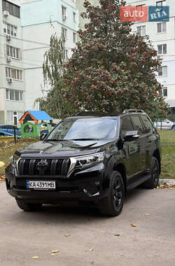 Внедорожник / Кроссовер Toyota Land Cruiser Prado 2021 в 