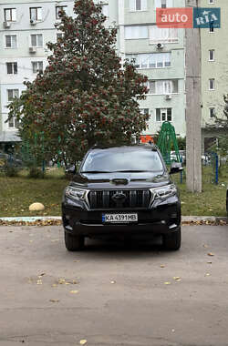 Внедорожник / Кроссовер Toyota Land Cruiser Prado 2021 в 