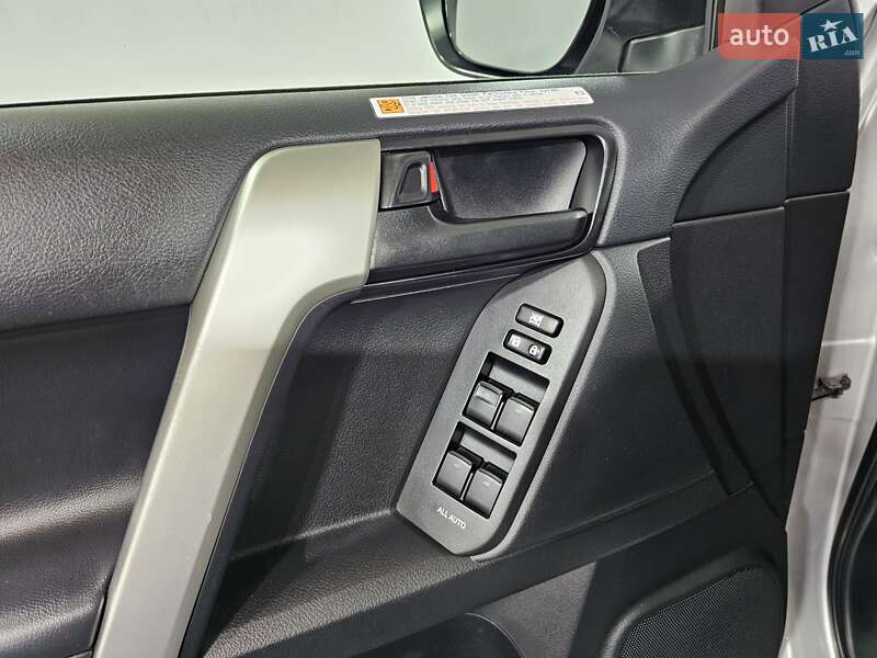 Позашляховик / Кросовер Toyota Land Cruiser Prado 2020 в Києві фото 24 Позашляховик / Кросовер Toyota Land Cruiser Prado 2020 в Києві