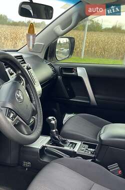 Внедорожник / Кроссовер Toyota Land Cruiser Prado 2018 в 