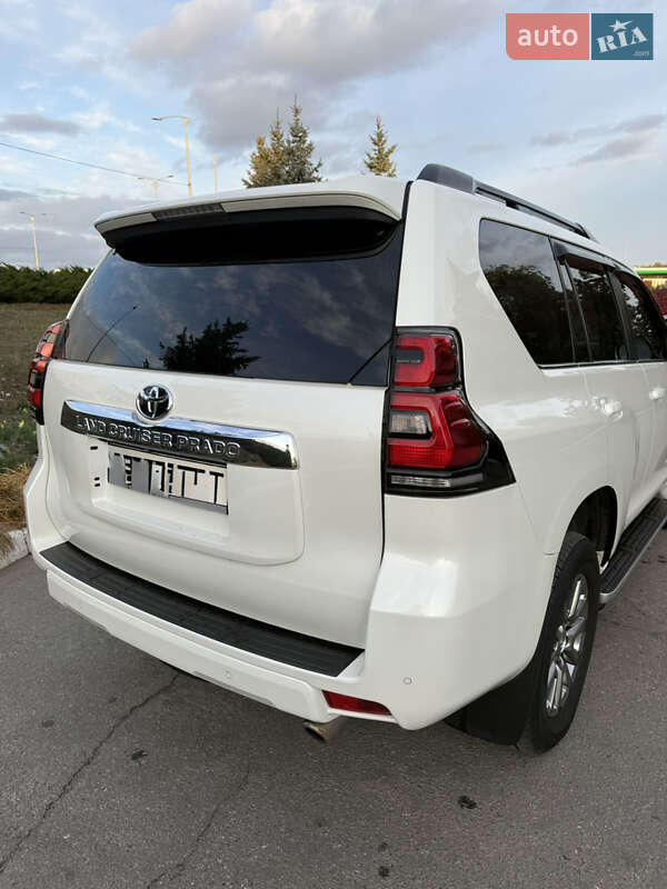 Позашляховик / Кросовер Toyota Land Cruiser Prado 2019 в Полтаві фото 6 Позашляховик / Кросовер Toyota Land Cruiser Prado 2019 в Полтаві