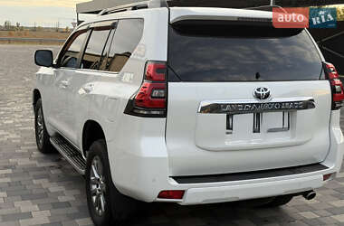 Внедорожник / Кроссовер Toyota Land Cruiser Prado 2019 в 