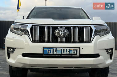 Внедорожник / Кроссовер Toyota Land Cruiser Prado 2019 в 