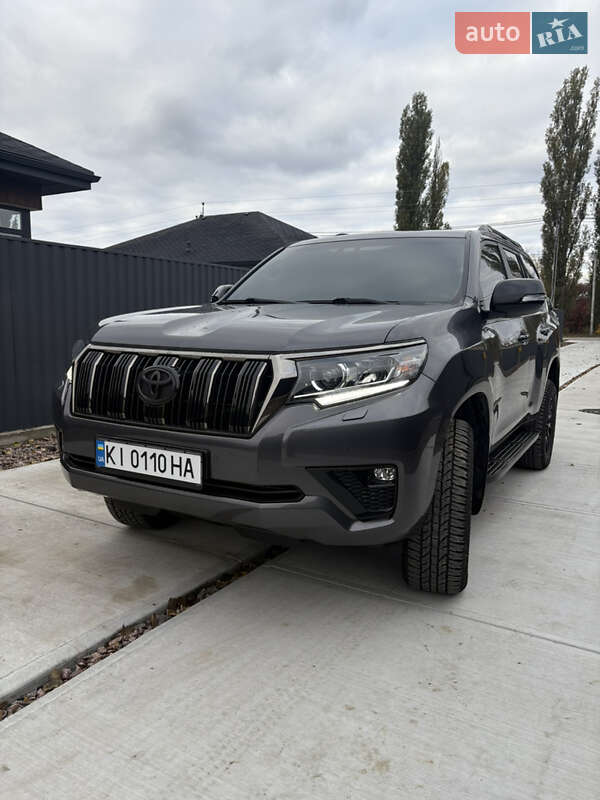 Внедорожник / Кроссовер Toyota Land Cruiser Prado 2021 в 