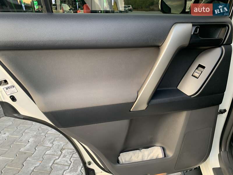 Внедорожник / Кроссовер Toyota Land Cruiser Prado 2012 в Днепре