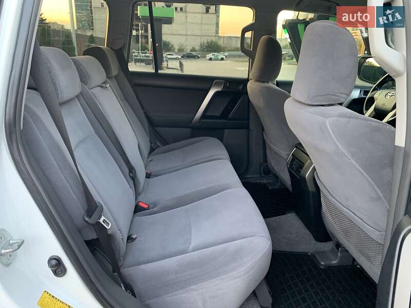 Внедорожник / Кроссовер Toyota Land Cruiser Prado 2012 в Днепре