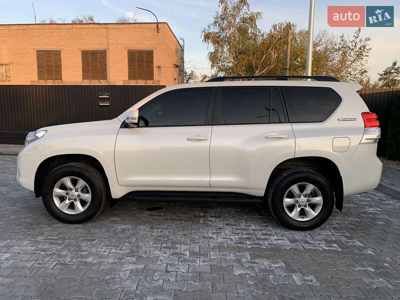 Внедорожник / Кроссовер Toyota Land Cruiser Prado 2012 в Днепре