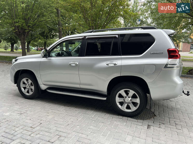 Позашляховик / Кросовер Toyota Land Cruiser Prado 2011 в Ужгороді