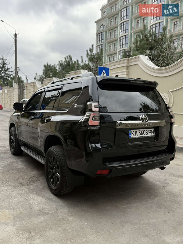 Внедорожник / Кроссовер Toyota Land Cruiser Prado 2022 в Одессе