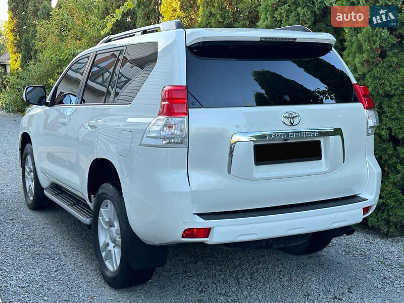 Внедорожник / Кроссовер Toyota Land Cruiser Prado 2013 в Кельменцах