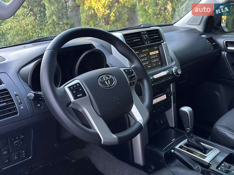 Внедорожник / Кроссовер Toyota Land Cruiser Prado 2013 в Кельменцах