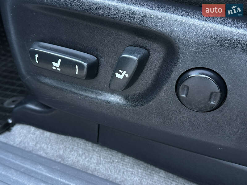 Внедорожник / Кроссовер Toyota Land Cruiser Prado 2013 в Кельменцах